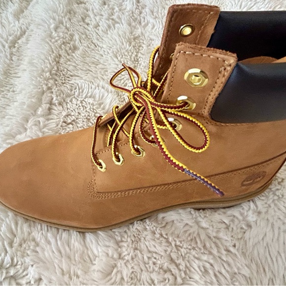 Timberland Classic Brown Leather Boots main image 8